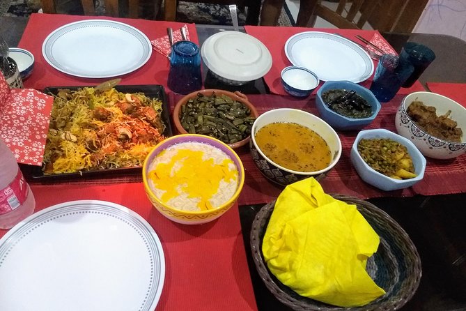 Learn 5-6 & Eat 9-10 Veg & Non-Veg Authentic Dish in a Delhi Home - A lesson in food, family, and Indian occasions
