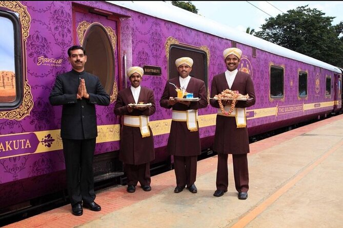 Luxury Taj Mahal Tour By SUPERFAST Train From Delhi - Agra handicrafts and the shopping stop