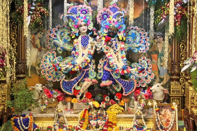Mathura Vrindavan Divine Love Journey of Radha Krishna From Delhi - Dwarkadhish Temple and the rituals of Mathura