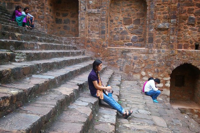 Moral Slum Tour in Delhi with hotel pickup & drop - Practical details that affect your decision