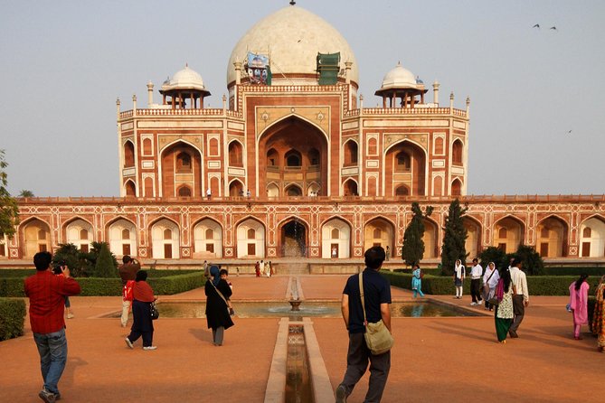 Mughal Heritage Tour Including Lodhi Garden, Humayun Tomb and Akshardham Temple - Sai Baba Temple, a short introduction to local faith