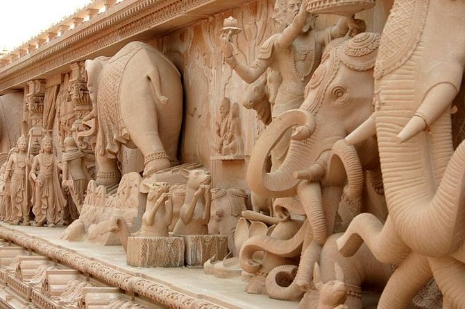 Mughal Heritage Tour Including Lodhi Garden, Humayun Tomb and Akshardham Temple - Private transport matters more than it first appears