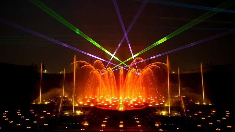 New Delhi: Akshardham Exhibition, Light & Water Show Tour - Arriving at Akshardham Temple in Delhi