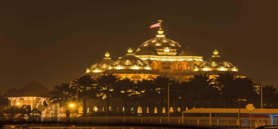 New Delhi: Akshardham Temple Light Show with Custom Add-Ons - Hotel Pickup Through Delhi Traffic