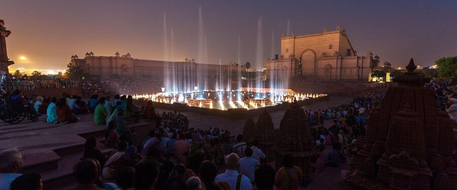 New Delhi: Akshardham Temple Tour with Water and Light Show - Key points at a glance