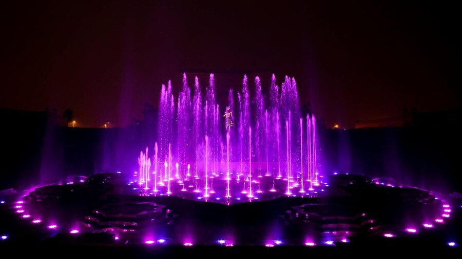 New Delhi: Akshardham Temple Tour with Water and Light Show - India Gate and Rajpath: a short Delhi introduction
