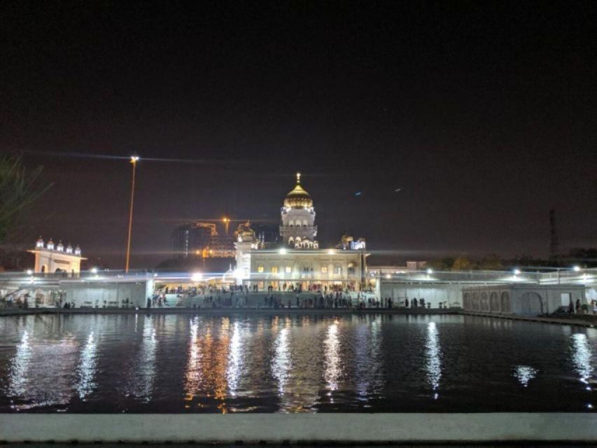 New Delhi: Local Evening Tour with Indian Street Food - Gurudwara Bangla Sahib and Sikh hospitality