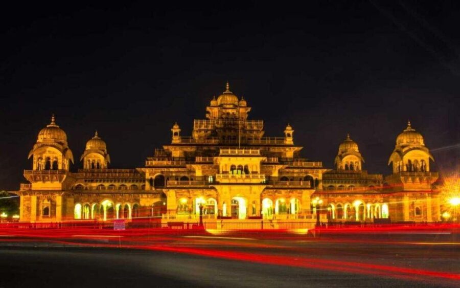 New Delhi: Local Evening Tour with Indian Street Food - Lodhi Gardens if the clock allows