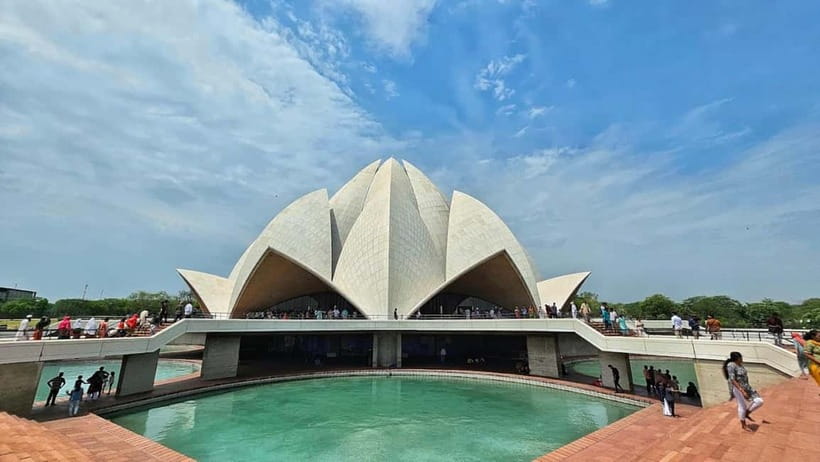 New Delhi: Lotus Temple Private Tour with Skip-the-Line - Learning about the Bahá’í Faith in Delhi