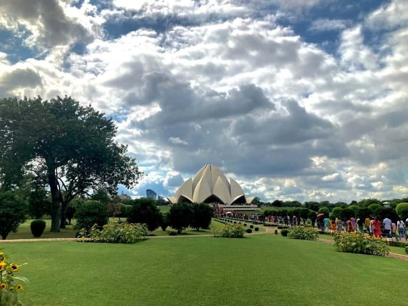 New Delhi: Lotus Temple Private Tour with Skip-the-Line - What the $5 price really gives you