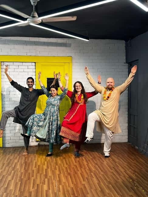New Delhi: Namaste India Bollywood Dance Workshop - Why the private format matters