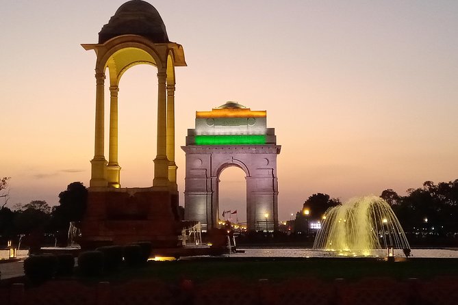 New Delhi Night Tour group tour - Gurudwara Bangla Sahib and a working religious tradition