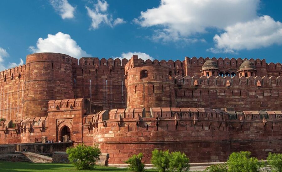 New Delhi: Private 3-Day Golden Triangle Tour with Lodging - Fatehpur Sikri and the road into Rajasthan