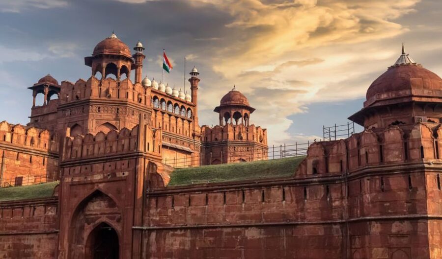 New Delhi: Private Old & New Delhi Day Trip & Optional Guide - Red Fort and Raj Ghat