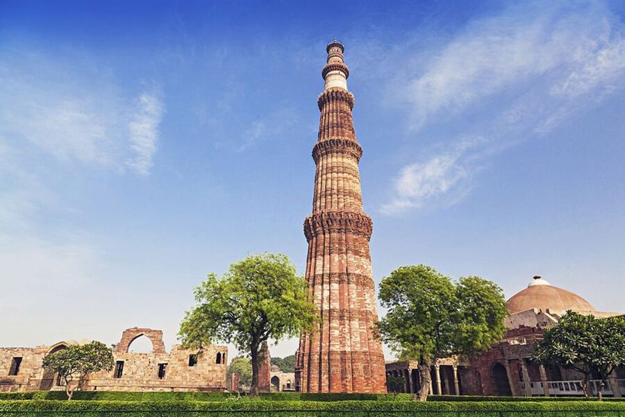 New Delhi: Private Old & New Delhi Day Trip & Optional Guide - Lunch at noon, with the bill separate
