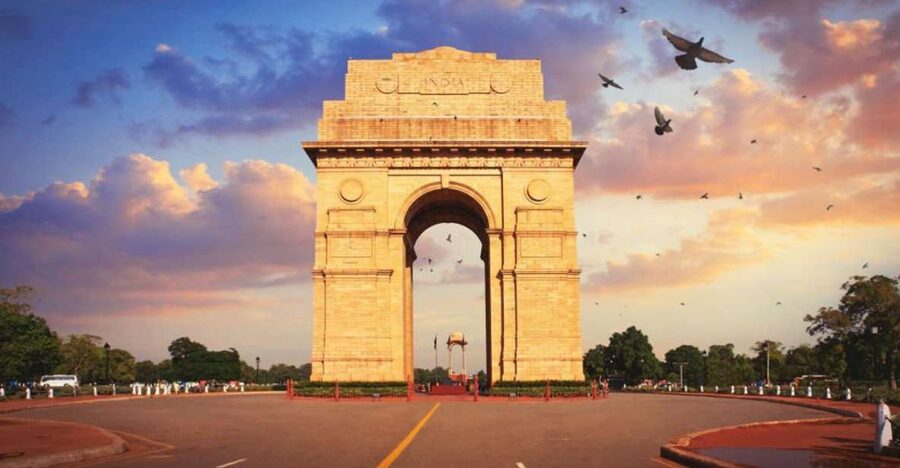 New Delhi: Private Old & New Delhi Day Trip & Optional Guide - Jama Masjid and the lanes of Chandni Chowk