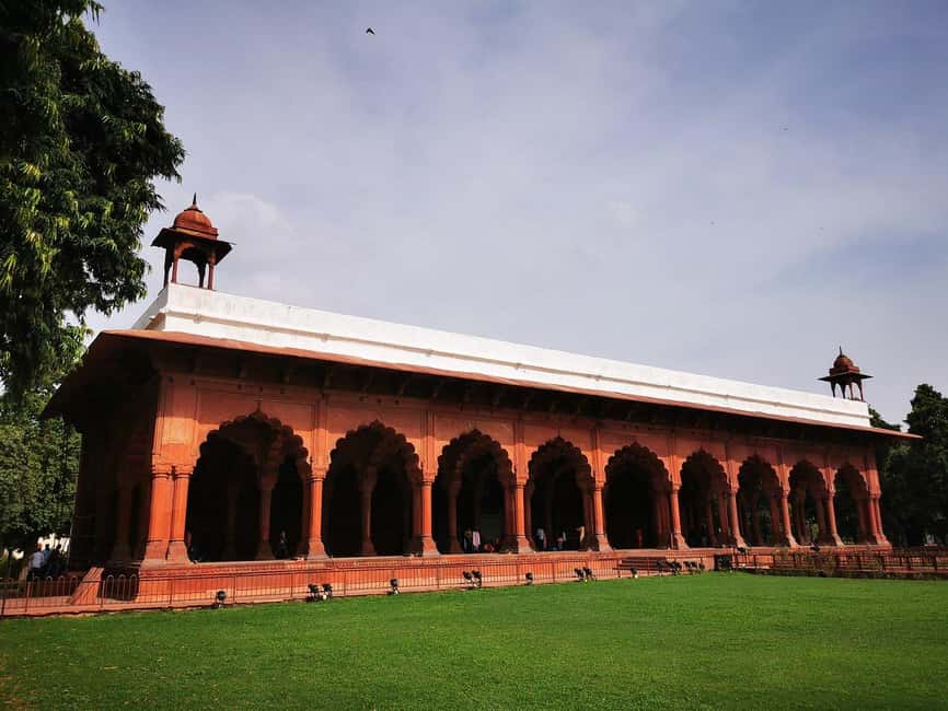 New Delhi: Red Fort Entry Ticket with Optional Add-Ons - Diwan-i-Khas and the palace quarters