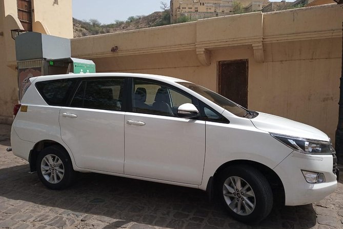 New Delhi to Agra Airport/Hotel – One-Way Cab Private Transfers - Delhi to Agra by private car