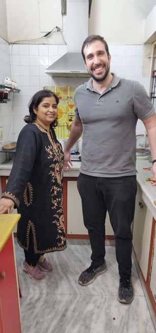 New Delhi: Traditional Indian Cooking Class & Market Visit - The family home makes the class personal