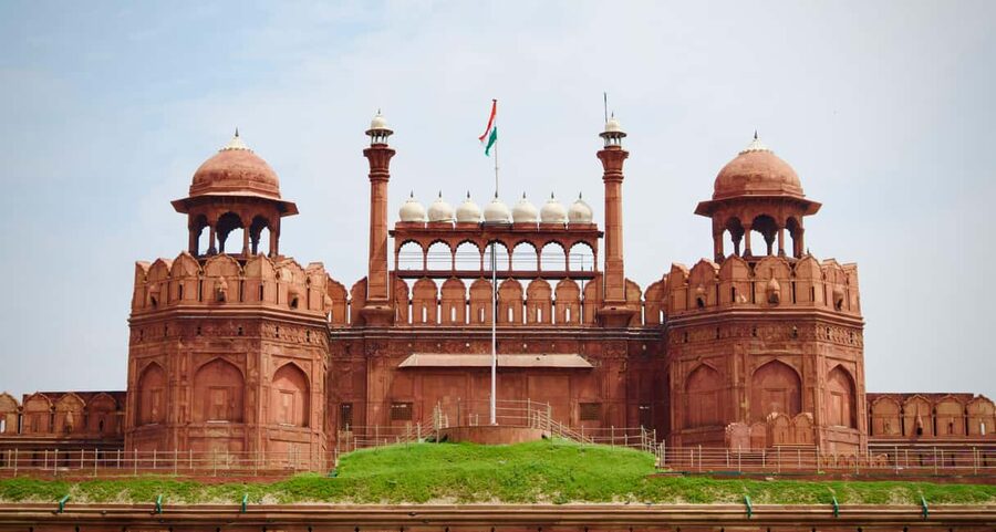 New & Old Delhi: Private Day Tour with Female Guide - Jama Masjid shows Mughal Delhi at grand scale