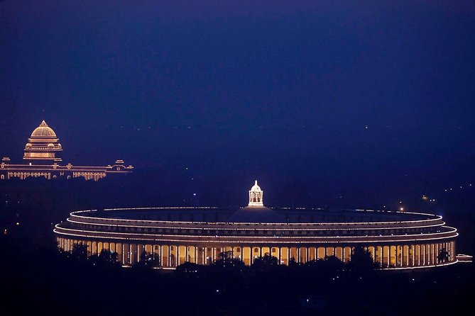 Night view Delhi Tour by AC Car From Delhi - What the private car adds to the evening