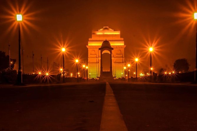 Night View of Delhi Tour - 4 Hrs - India Gate, where Delhi gathers at night
