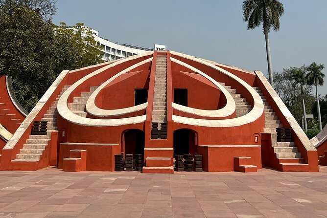 Old and New Delhi Highlights: Private Full-Day Tour - Lotus Temple and the value of changing traditions