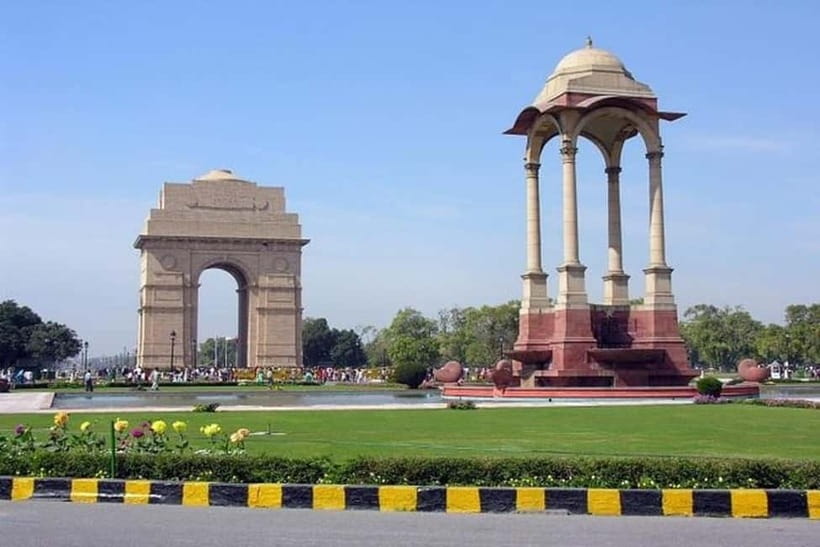 Old and New Delhi Private Full or Half-Day Tour - Guides, languages, and the private vehicle