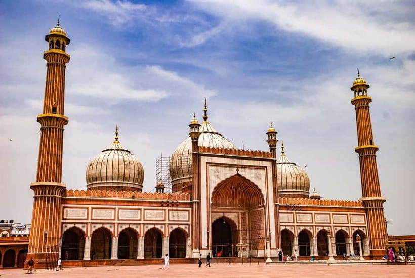 Old and New Delhi Private Full or Half Day Tour Upto 8 Hours - One day, two very different Delhis