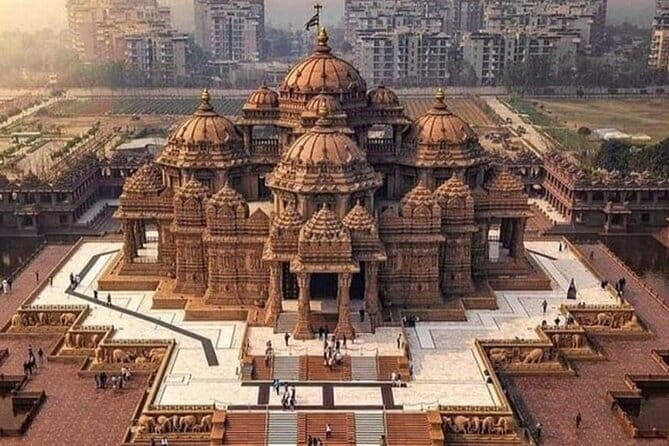 Old And New Delhi Private Guided Tour With Entrances- 8 Hours - Why this route works for a first day in Delhi