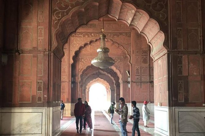 Old and New Delhi Sightseeing Tour with Rickshaw Ride - Jama Masjid and the rickshaw ride through Old Delhi
