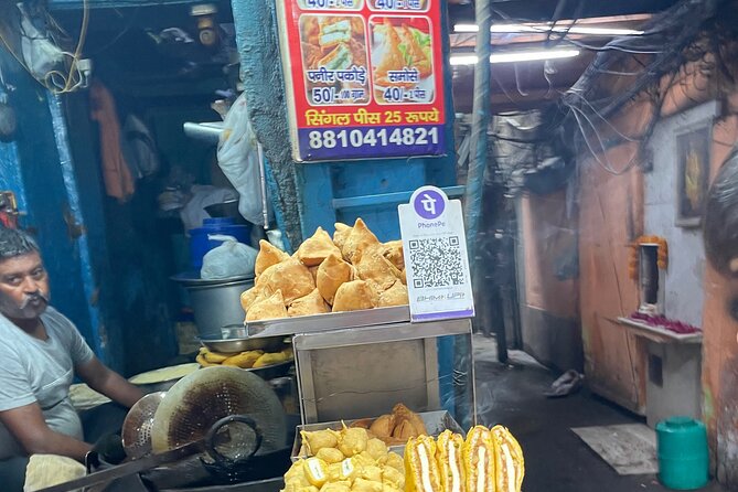 Old Delhi 15+ Food Tasting Walking Experience - The spice and tea market adds meaning to the meal