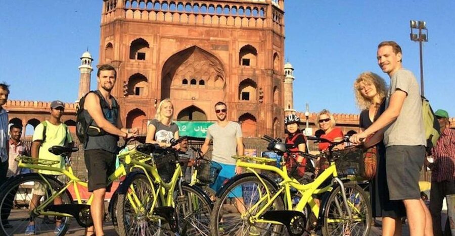 Old Delhi: 3.5-Hour Small-Group Bike Tour with Breakfast - Why dawn works so well in Old Delhi