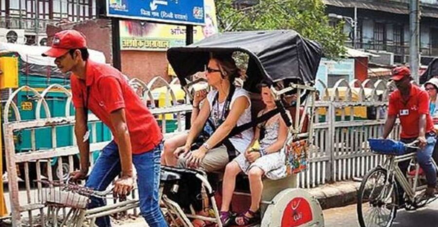 Old Delhi: 3-Hour Private Tuk-Tuk/Rickshaw Ride Tour - Riding through Chandni Chowk for one packed hour