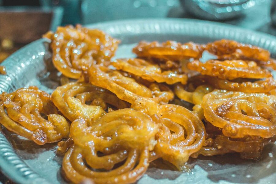 Old Delhi: 3-hour Street Food Tour - Parathewali Galli and stuffed paratha