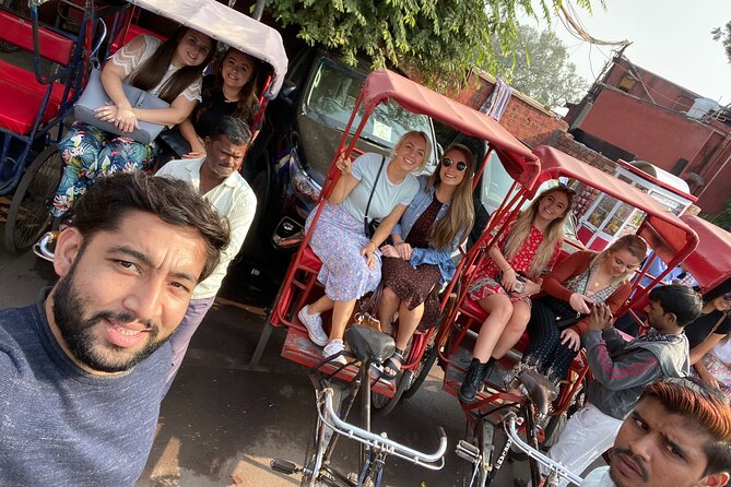 Old Delhi Chandi Chowk Food Tour with Rickshaw Ride - 4-5 Hours - Jama Masjid: a strong opening in Old Delhi