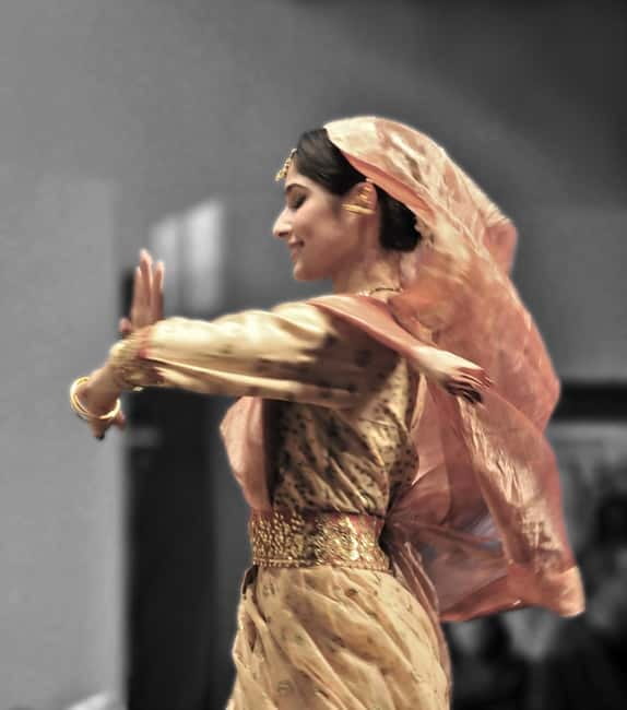 Old Delhi Haveli with live Classical dance, music & cuisine - The sitar and tabla concert