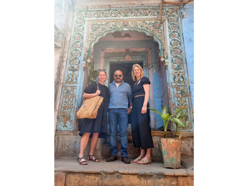 Old Delhi Like a Local: Food and Culture Walking Tour - The 15-minute tuk-tuk transfer