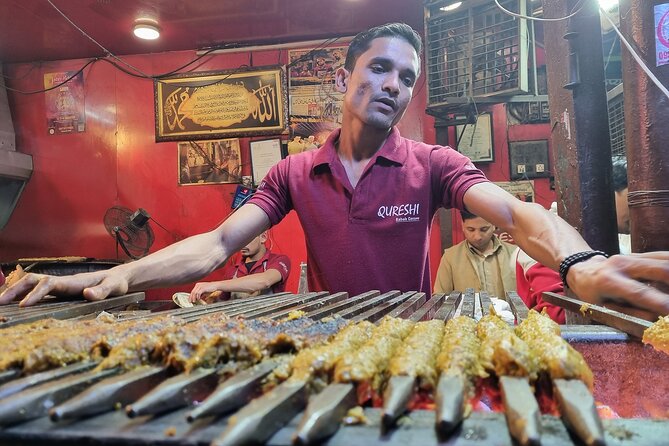 Old Delhi Night Food Tour - Kitchens & Local Stories - Hygiene, allergies, and eating comfort