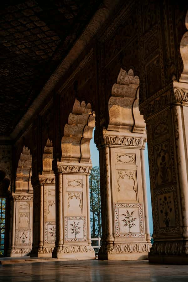 Old Delhi: Red Fort, Jama Masjid & Chandni Chowk by Tuk Tuk - What the guide adds