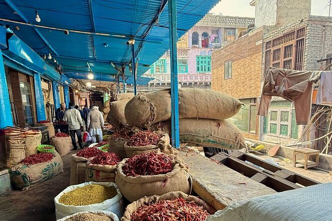 Old Delhi's Belly - A Sikh temple and the quieter side of the route
