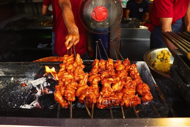 Old Delhi Street Food and Spice Market Tour - Starting at Connaught Place and taking the metro