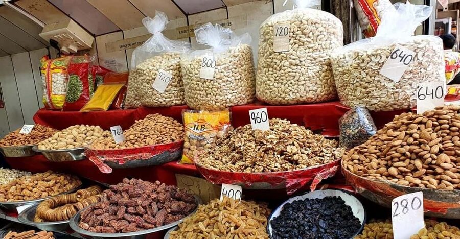 Old Delhi Temples and Spice Market Tour - Sis Ganj Gurudwara and the community kitchen