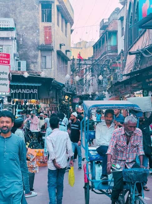 Old Delhi Temples and Spice Market Tour - A rooftop pause above the market