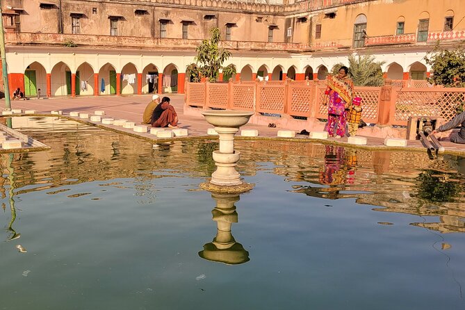 Old Delhi through the Hidden Alleys Walking Tour - Who should book this Old Delhi walk