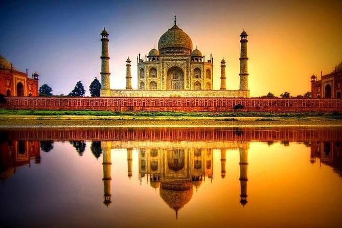 Old Delhi Walking Tour: Food, Culture & Spice Bazaars - Jama Masjid and the final city view