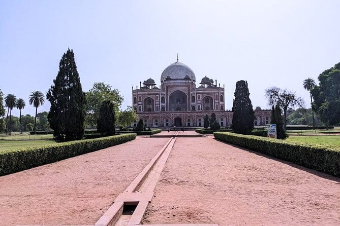 Old & New Delhi City Private Tour - Half Day or Full Day Options - Qutub Minar begins the historic sweep