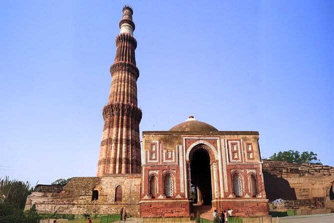 Old & New Delhi City Private Tour - Half Day or Full Day Options - Red Fort gives the Mughal capital its center