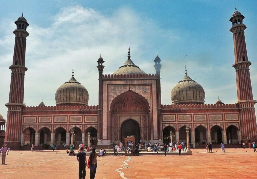 Old & New Delhi Culture & Architecture City Private Tour - Why the tuk tuk is the right start
