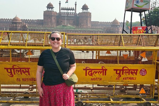 Old & New Delhi Private Tour - Female Guide & Rickshaw - Red Fort and Jama Masjid photo stops